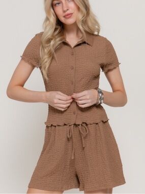 NEW Brown Crinkle Knit Two-Piece Set - Short Sleeve Button Top & Shorts SZ MED